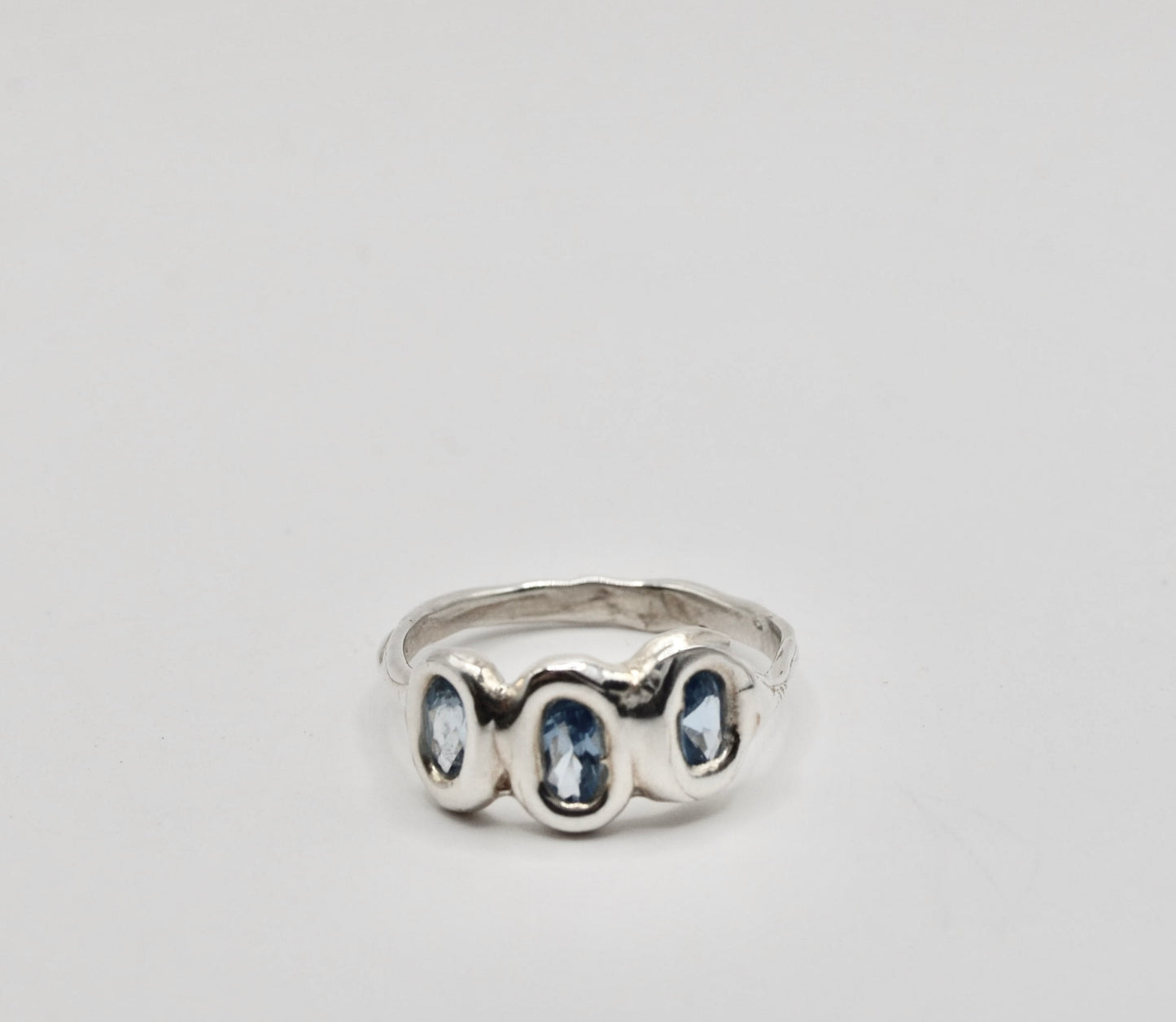 Livi Ring